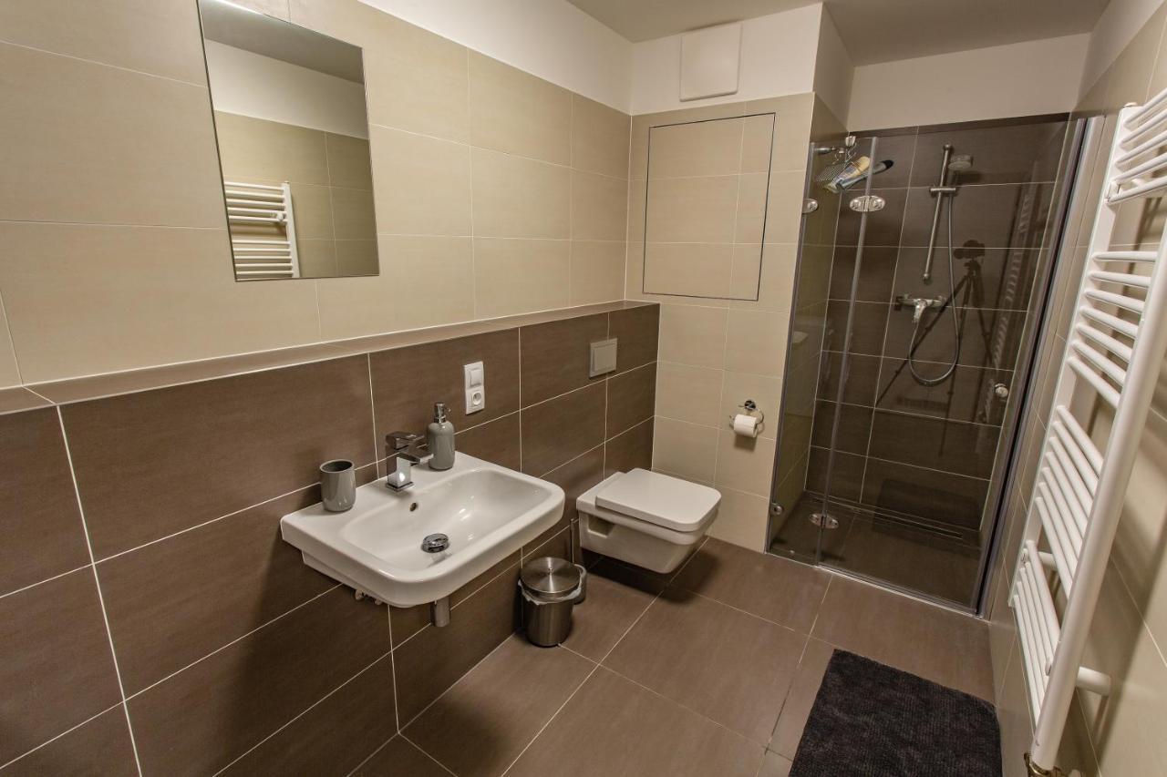 Appartement Spacious Terrace With Free Private Parking